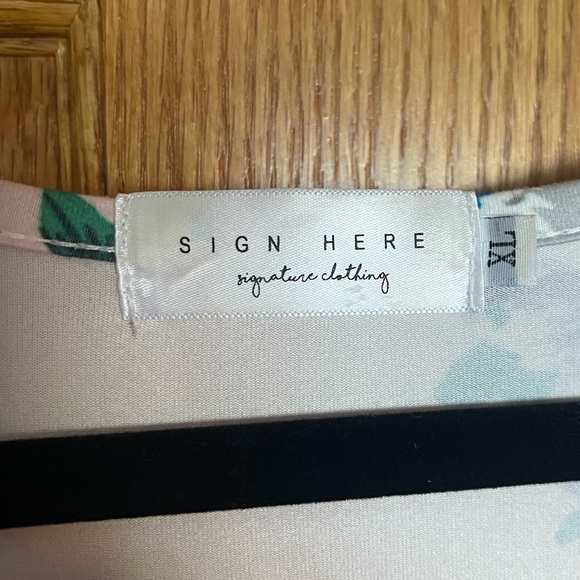 Women’s Floral Midi Dress with Ruffe Sleeve - size XL - Picture 4 of 7